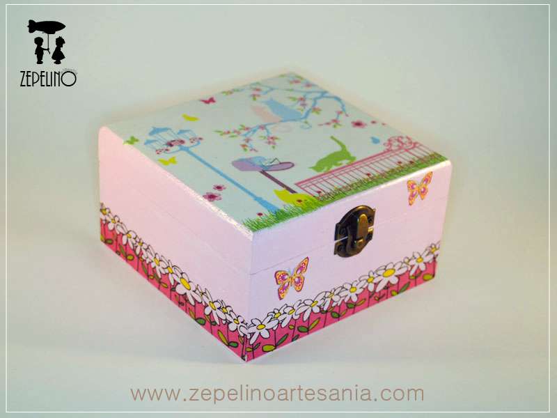 Caja paisaje con gatitos